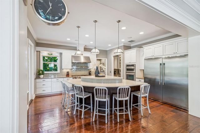 2907 W HAWTHORNE ROAD, Tampa, FL 33611