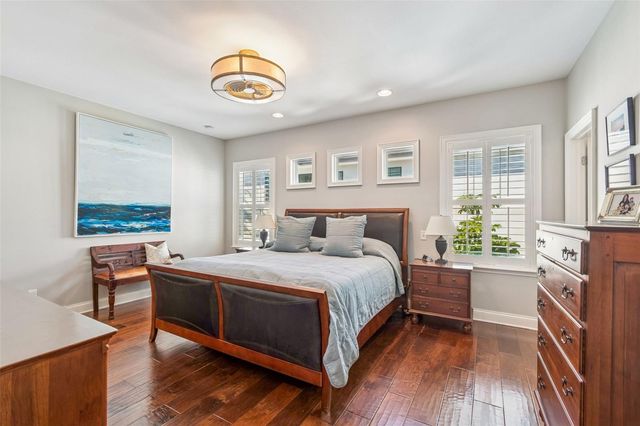 2907 W HAWTHORNE ROAD, Tampa, FL 33611