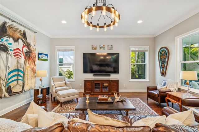 2907 W HAWTHORNE ROAD, Tampa, FL 33611