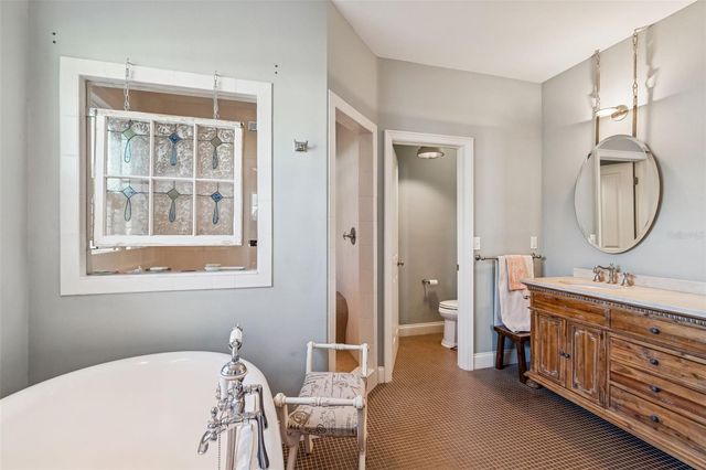 2907 W HAWTHORNE ROAD, Tampa, FL 33611