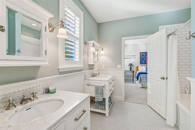 2907 W HAWTHORNE ROAD, Tampa, FL 33611