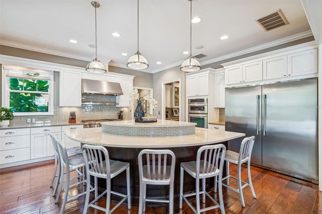 2907 W HAWTHORNE ROAD, Tampa, FL 33611