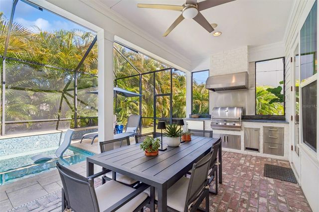 2907 W HAWTHORNE ROAD, Tampa, FL 33611