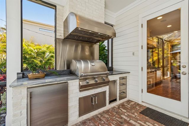 2907 W HAWTHORNE ROAD, Tampa, FL 33611