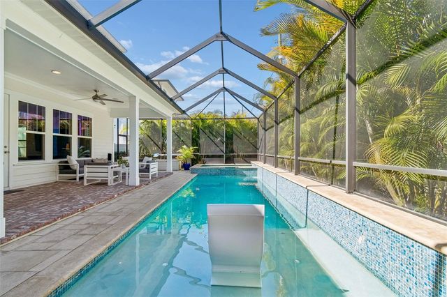 2907 W HAWTHORNE ROAD, Tampa, FL 33611