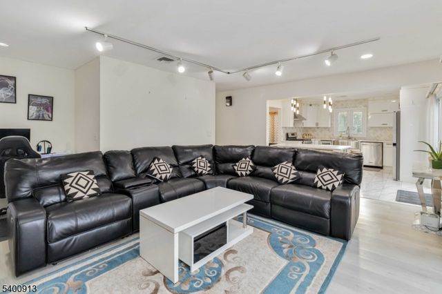 1 Wenonah Ave, Rockaway Twp., NJ 07866