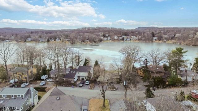 1 Wenonah Ave, Rockaway Twp., NJ 07866