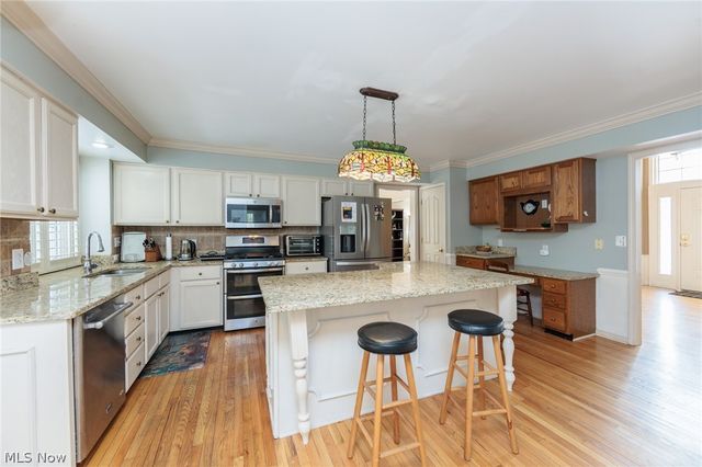 19475 Cavendish Court, North Royalton, OH 44133