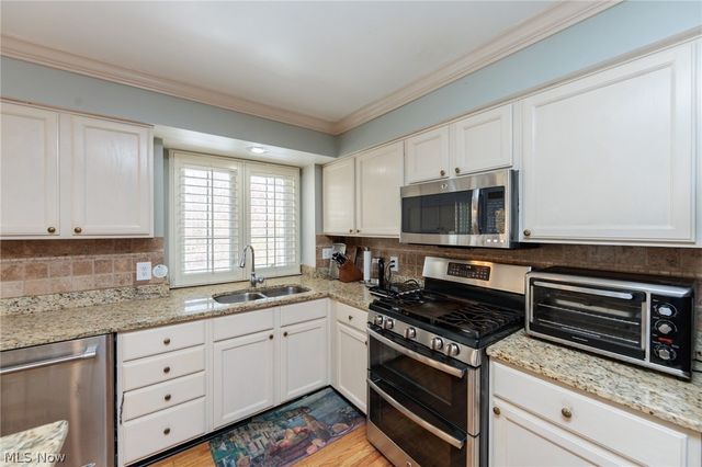 19475 Cavendish Court, North Royalton, OH 44133