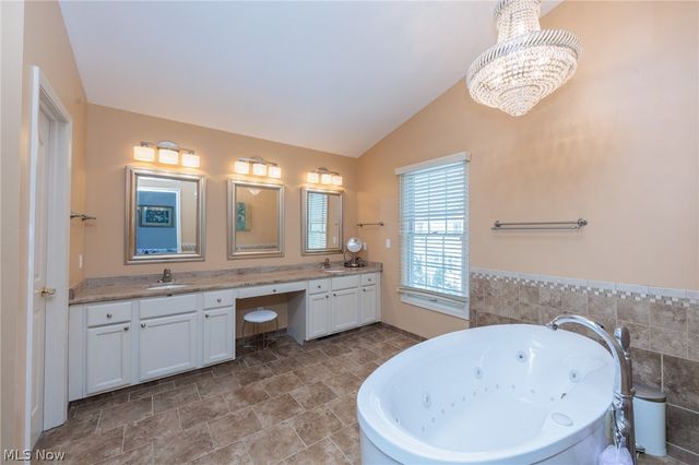 19475 Cavendish Court, North Royalton, OH 44133