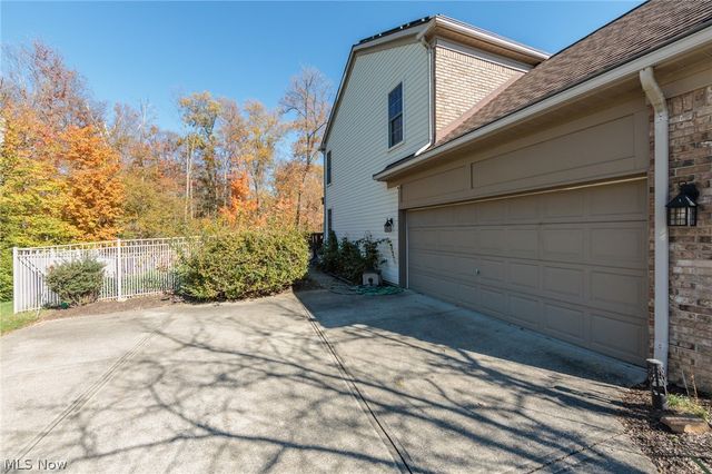 19475 Cavendish Court, North Royalton, OH 44133