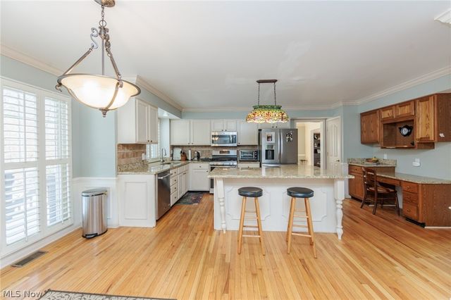 19475 Cavendish Court, North Royalton, OH 44133