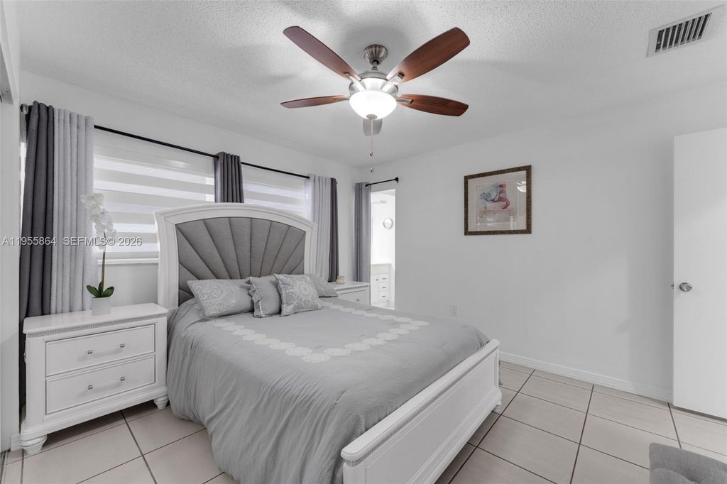 Image 11 of property listing at 4321 SW 138th Ct, Miami, FL 33175