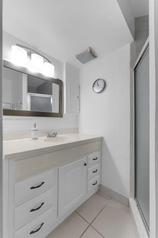 Image 16 of property listing at 4321 SW 138th Ct, Miami, FL 33175