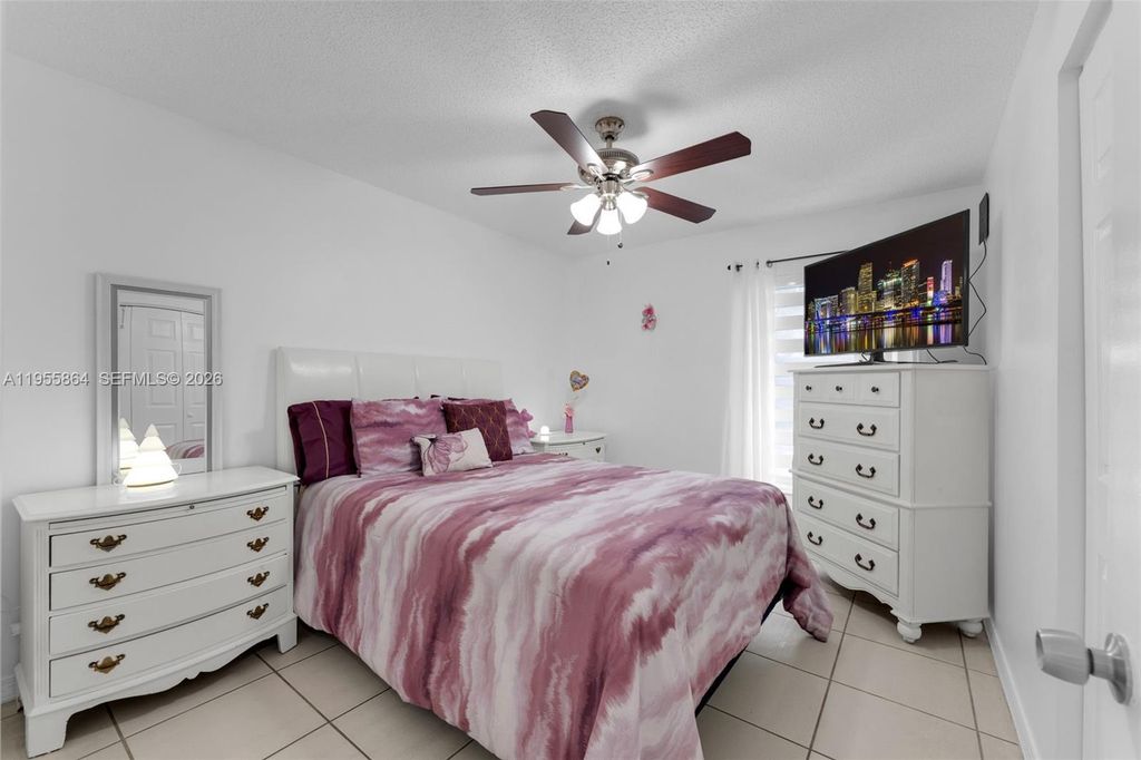 Image 17 of property listing at 4321 SW 138th Ct, Miami, FL 33175