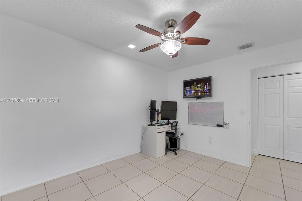 Image 20 of property listing at 4321 SW 138th Ct, Miami, FL 33175