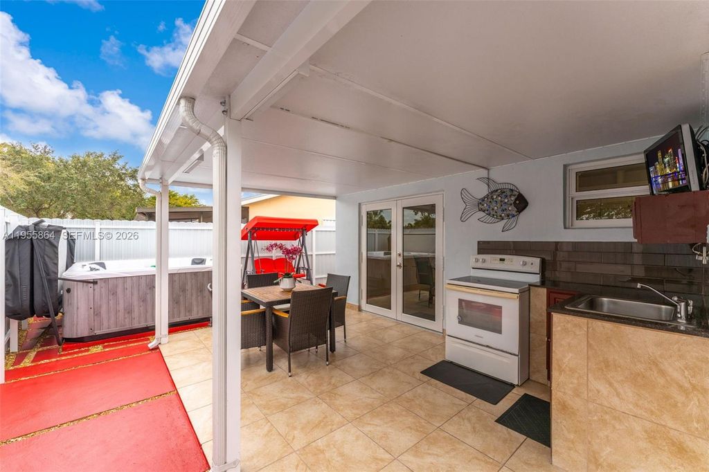 Image 23 of property listing at 4321 SW 138th Ct, Miami, FL 33175