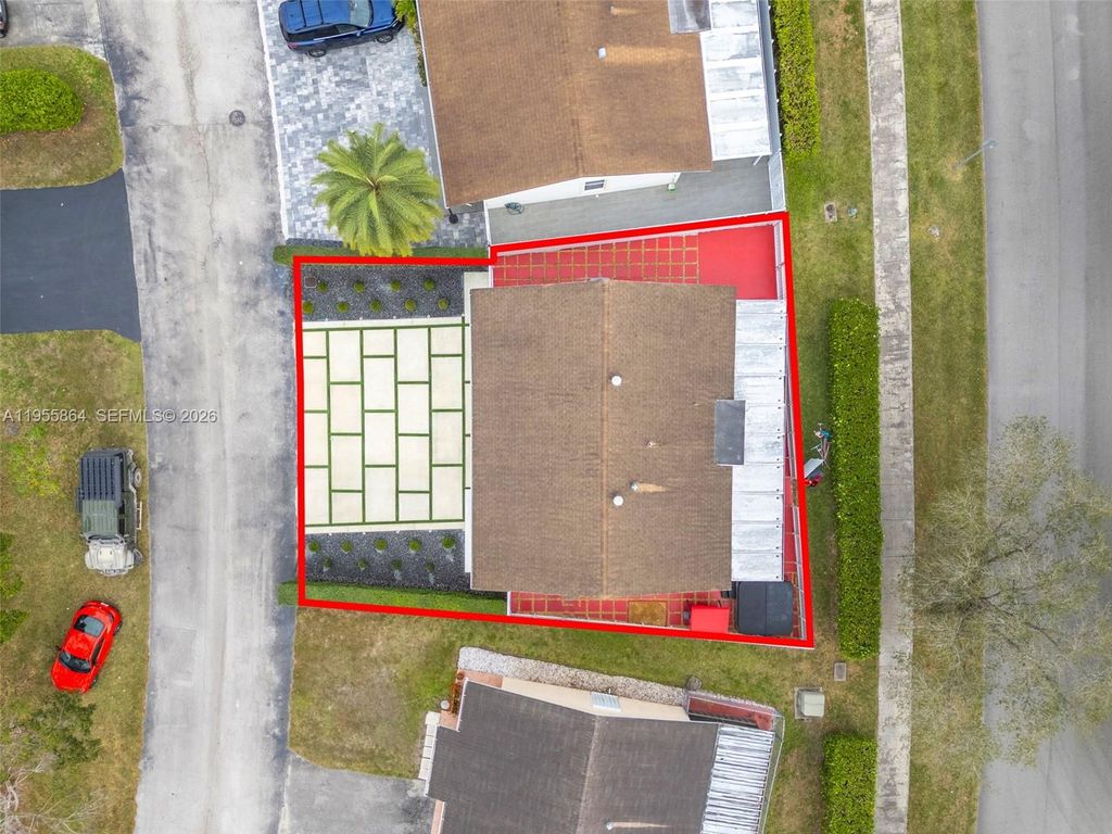 Image 32 of property listing at 4321 SW 138th Ct, Miami, FL 33175