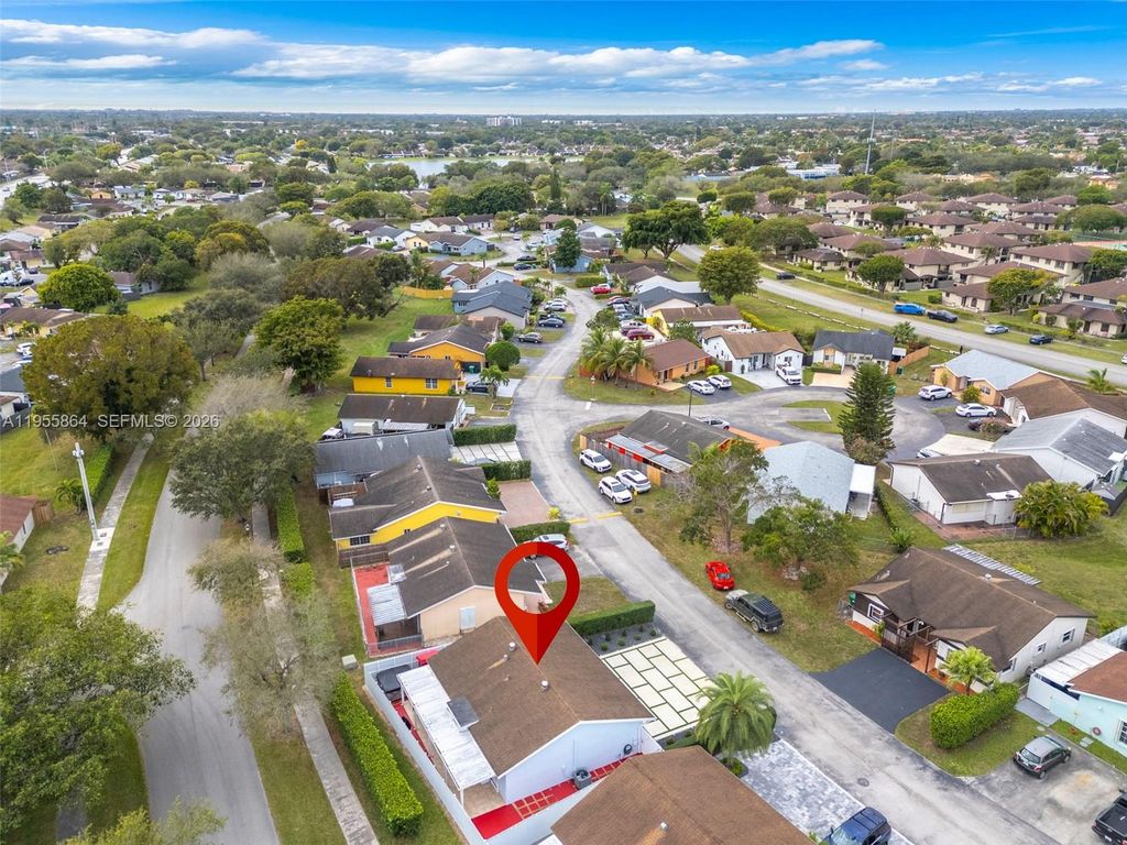 Image 35 of property listing at 4321 SW 138th Ct, Miami, FL 33175