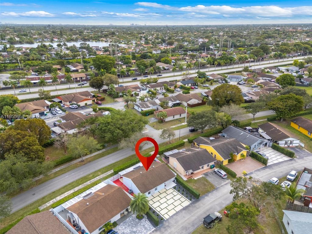 Image 36 of property listing at 4321 SW 138th Ct, Miami, FL 33175