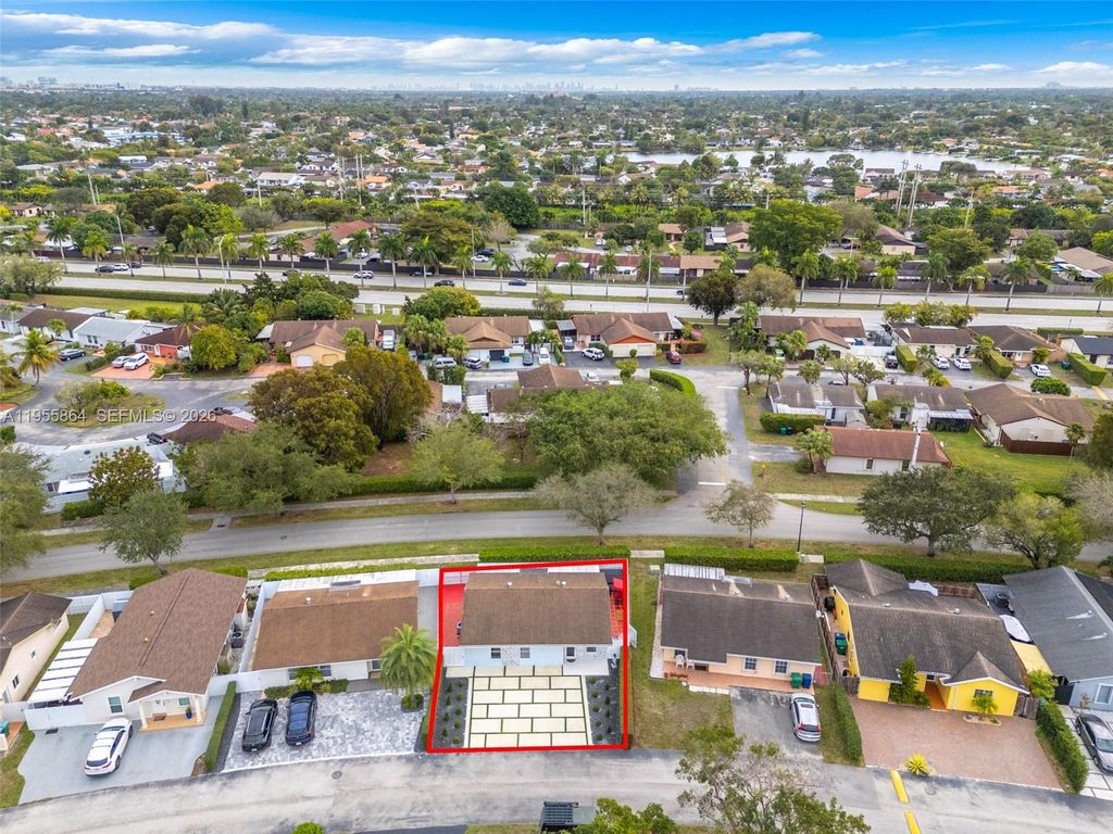 Image 37 of property listing at 4321 SW 138th Ct, Miami, FL 33175