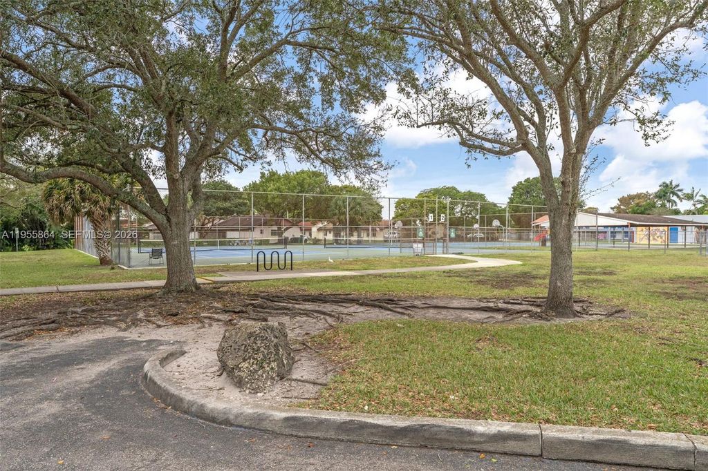 Image 39 of property listing at 4321 SW 138th Ct, Miami, FL 33175