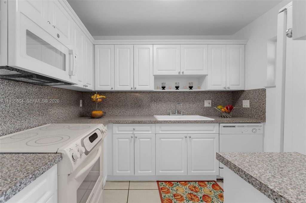 Image 7 of property listing at 4321 SW 138th Ct, Miami, FL 33175