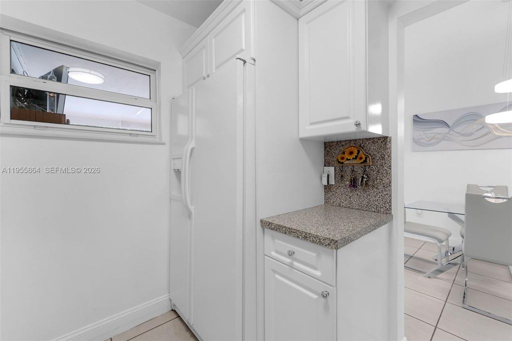 Image 9 of property listing at 4321 SW 138th Ct, Miami, FL 33175