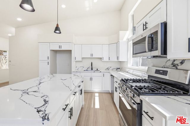22320 Itasca Street, Chatsworth, CA 91311