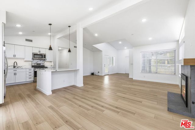 22320 Itasca Street, Chatsworth, CA 91311