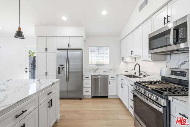 22320 Itasca Street, Chatsworth, CA 91311