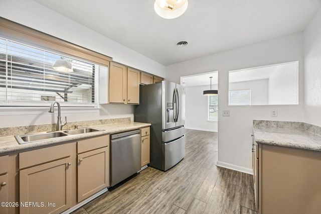 8124 SIERRA MADRE Drive W, Jacksonville, FL 32217