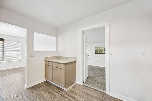 8124 SIERRA MADRE Drive W, Jacksonville, FL 32217