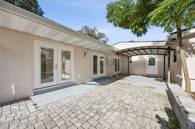 8124 SIERRA MADRE Drive W, Jacksonville, FL 32217