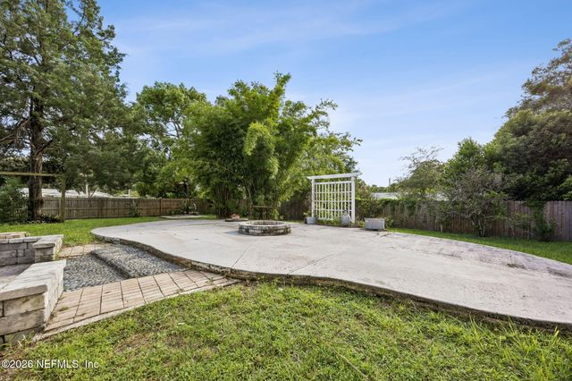 8124 SIERRA MADRE Drive W, Jacksonville, FL 32217