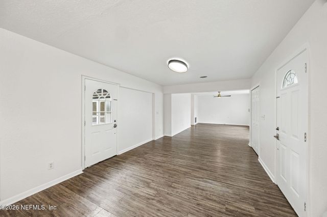 8124 SIERRA MADRE Drive W, Jacksonville, FL 32217
