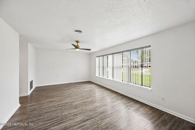 8124 SIERRA MADRE Drive W, Jacksonville, FL 32217
