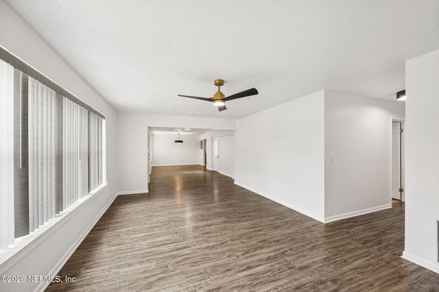 8124 SIERRA MADRE Drive W, Jacksonville, FL 32217