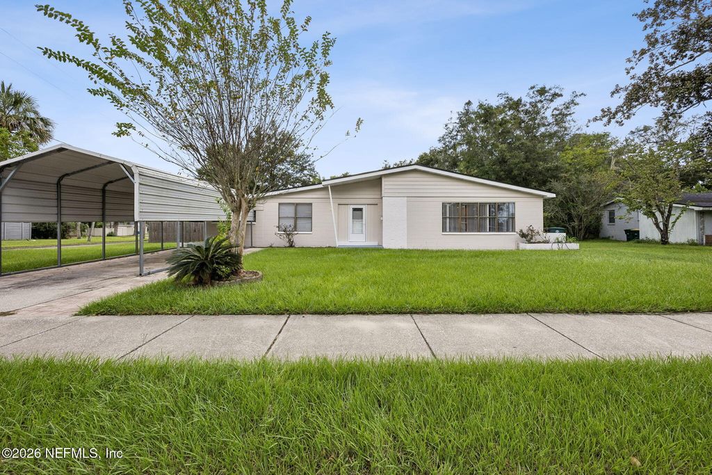8124 SIERRA MADRE Drive W, Jacksonville, FL 32217
