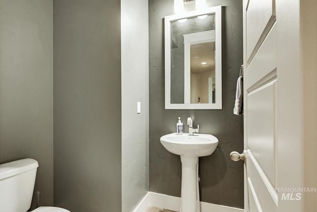 2097 N World Cup Way, Eagle, ID 83616