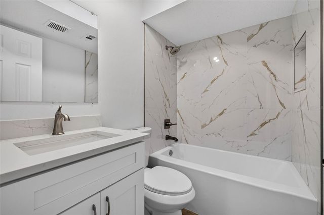 9005 PEBBLE CREEK DRIVE, Tampa, FL 33647