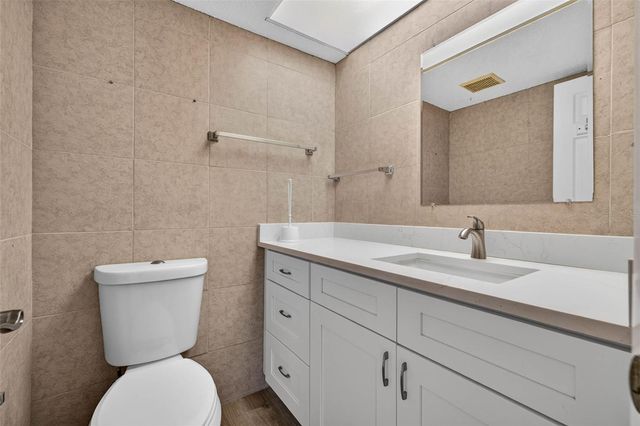 9005 PEBBLE CREEK DRIVE, Tampa, FL 33647