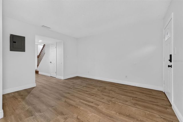 9005 PEBBLE CREEK DRIVE, Tampa, FL 33647