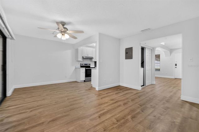 9005 PEBBLE CREEK DRIVE, Tampa, FL 33647
