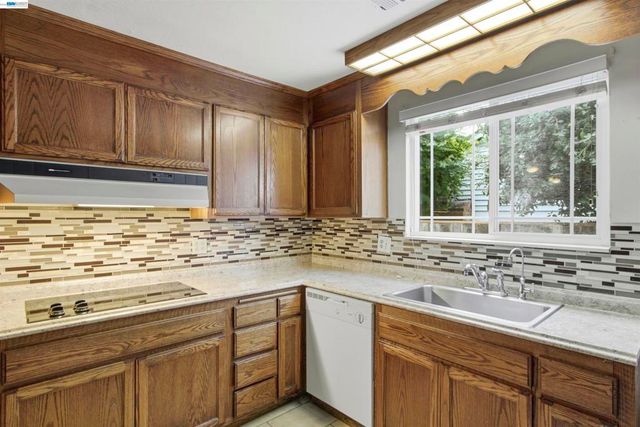 4426 Sacramento Ave, Fremont, CA 94538