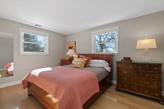 31 Downing St, Norwood, MA 02062