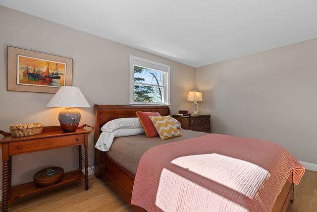 31 Downing St, Norwood, MA 02062