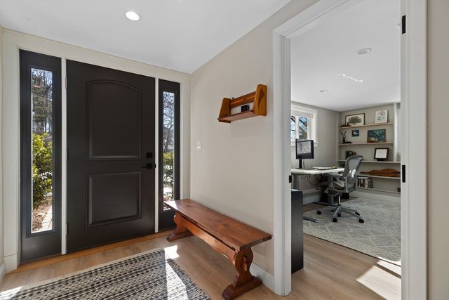 31 Downing St, Norwood, MA 02062