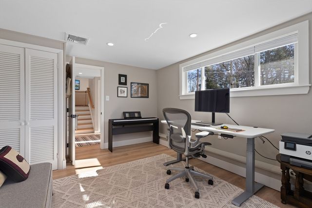 31 Downing St, Norwood, MA 02062