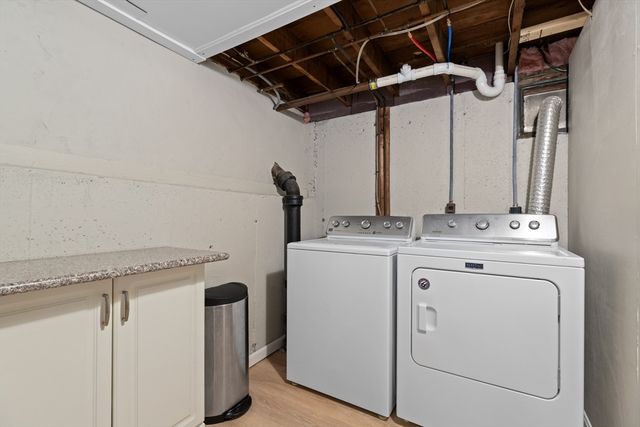 31 Downing St, Norwood, MA 02062